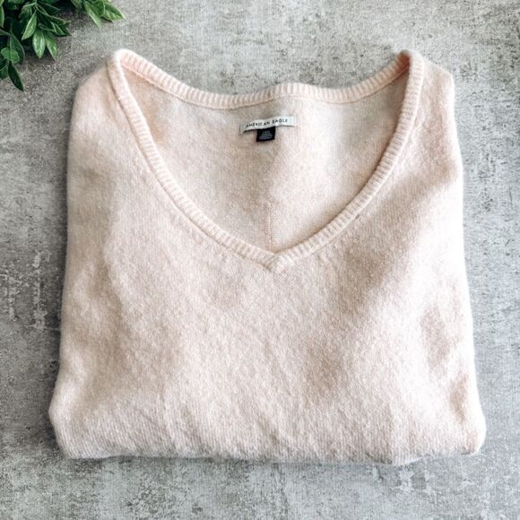 American Eagle Outfitters Sweaters - American Eagle Peach V Neck Long Sleeve Sweater Size Large